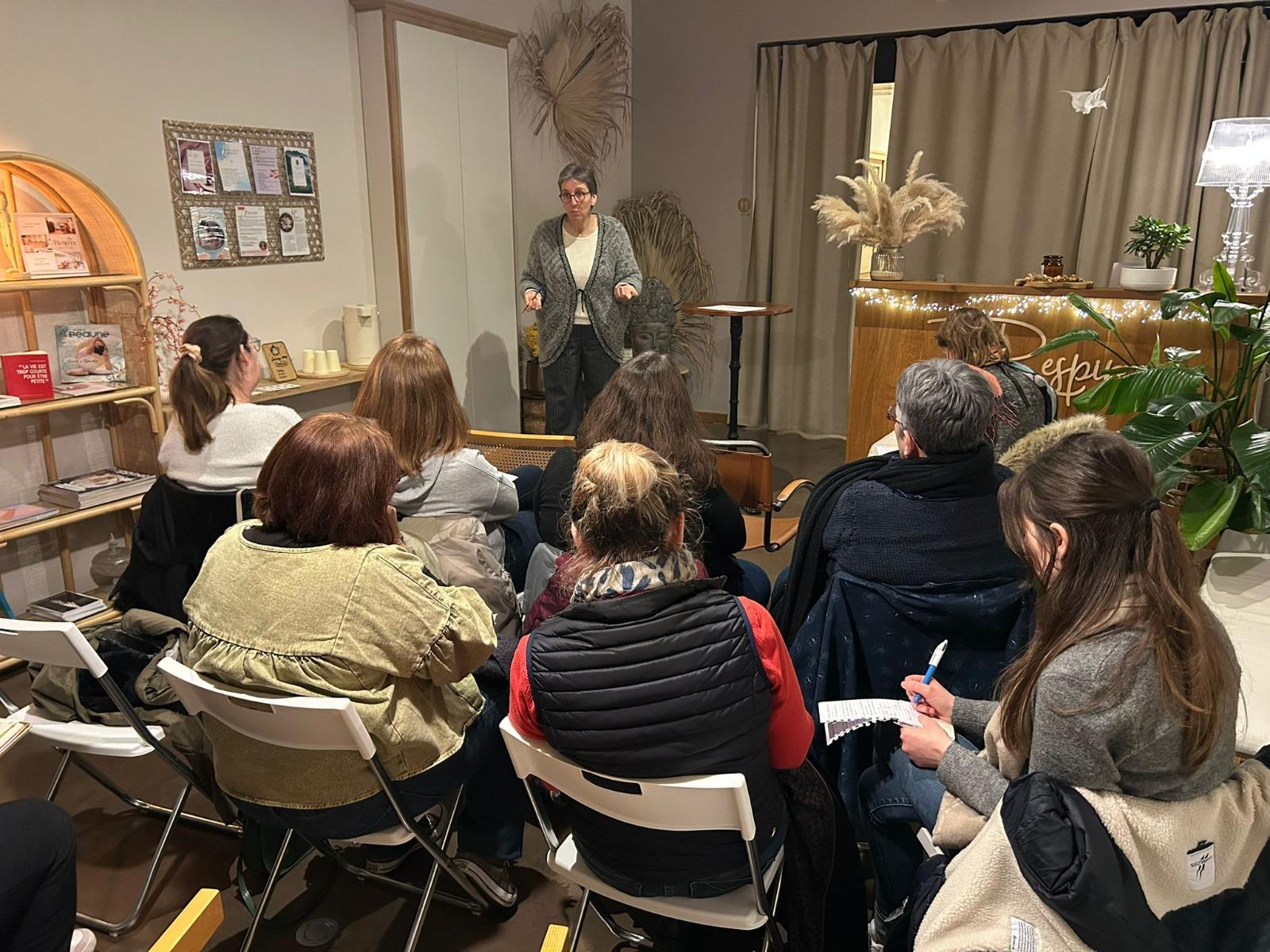 Anne Belin lors d'une conférence intime